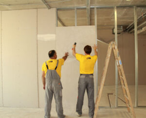 Плотничные и столярные работы в Минске – монтаж перегородок, установка дверей от ЗевсБелСтрой