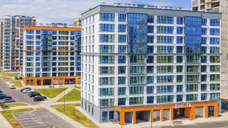 Фото жилых домов "Полька" и "Мазурка" в Минске – завершение строительства компанией ЗевсБелСтрой